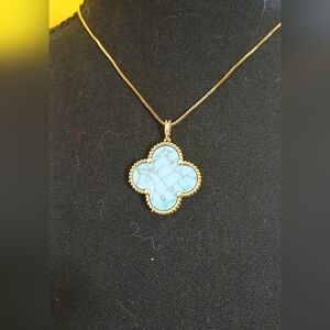 Beautiful 18 K Gold Filled Quadrafoil Imitation Tourquoise Pendant Necklace
